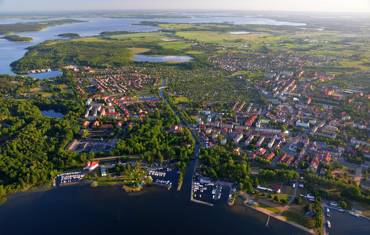 Mikołajki - widok na jezioro, niedaleko Willi Kormoran